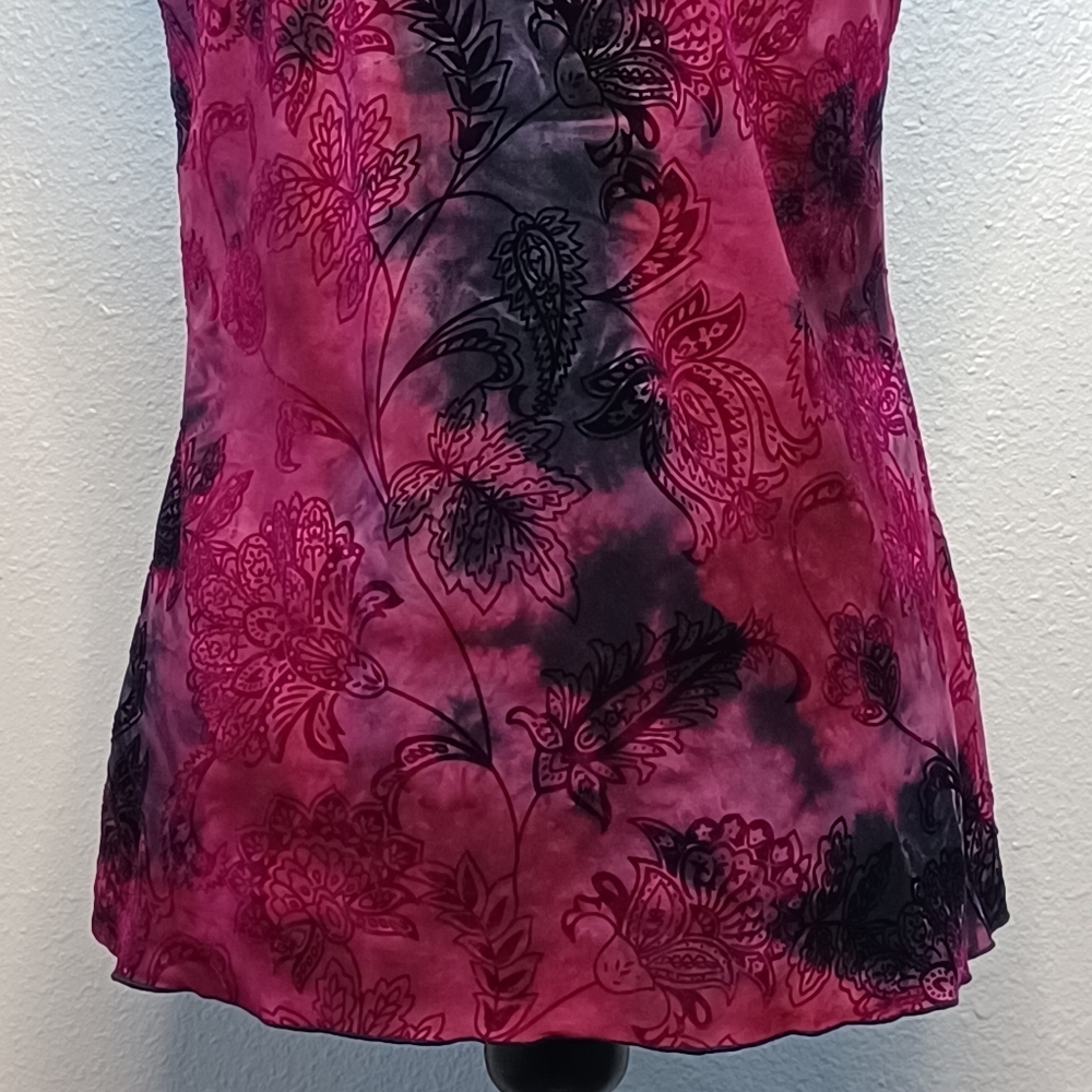 Dress Barn Women's Velvet Burnout Red Black Whimsigoth Floral Sleeveless Blouse - Picture 7 of 11